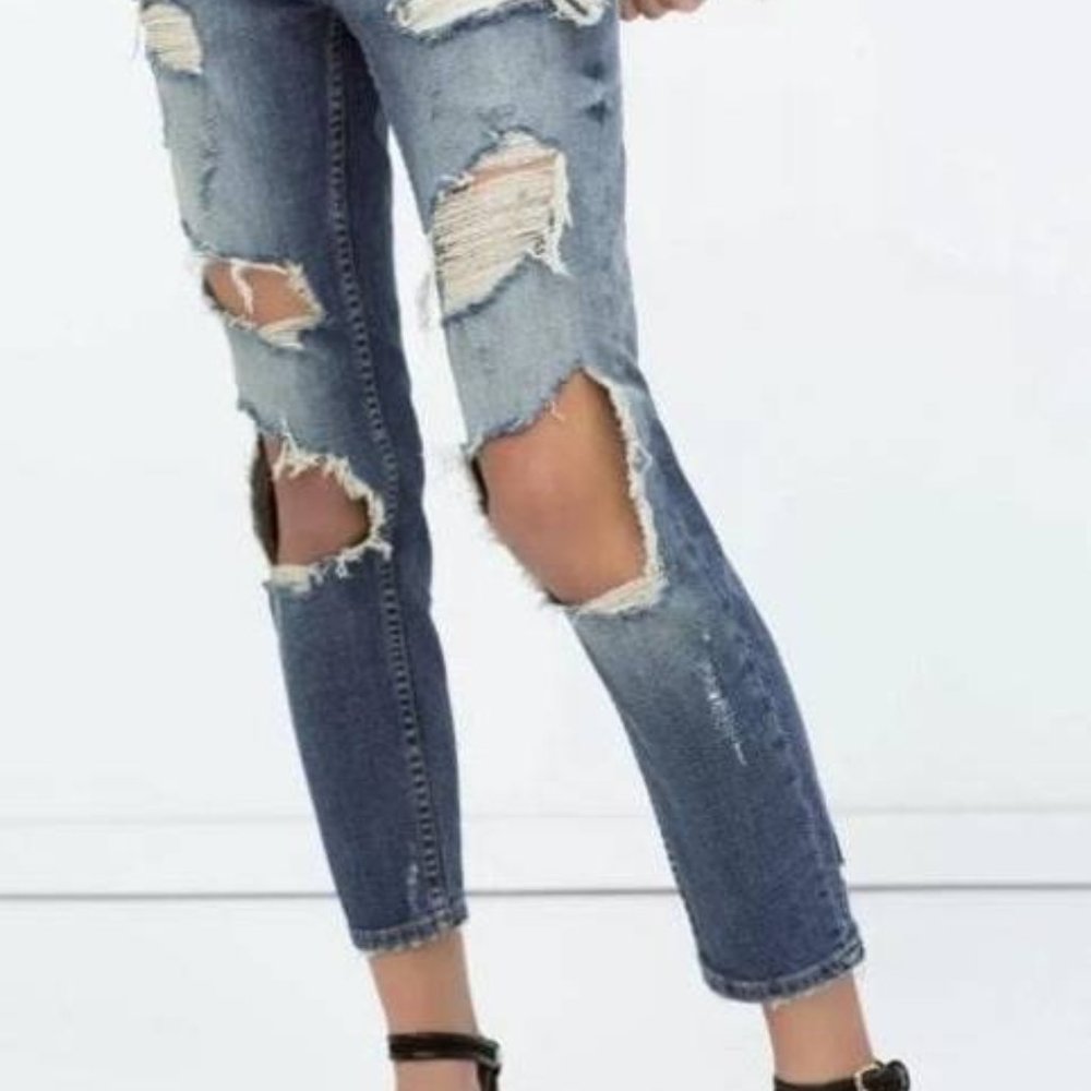 6 ZARA Woman Relaxed Fit Destroyed Cropped Distressed Jeans Medium Rise